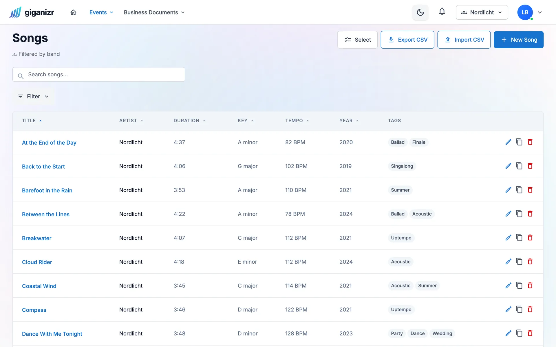 Song list with key, tempo, duration and tags, plus buttons for CSV import and export